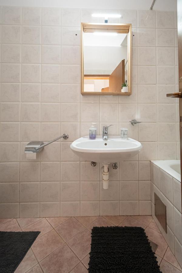 Apartments By The Sea Sukosan, Zadar - 5863 Екстериор снимка