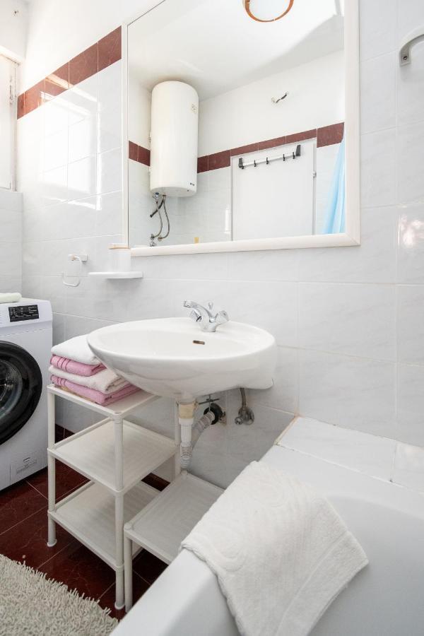 Apartments By The Sea Sukosan, Zadar - 5863 Екстериор снимка
