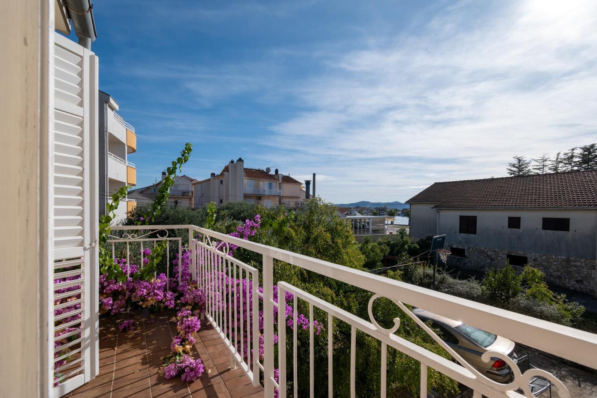 Apartments By The Sea Sukosan, Zadar - 5863 Екстериор снимка